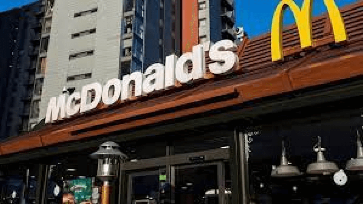 Big Mac Fallout: Maharashtra Authorities to Probe Global Fast Food Chains 15 McDonald Revokes License