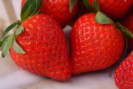 The Power of Nature: Top 5 Nutrition-Packed Fruits for Optimal Health. 20 Strawberries