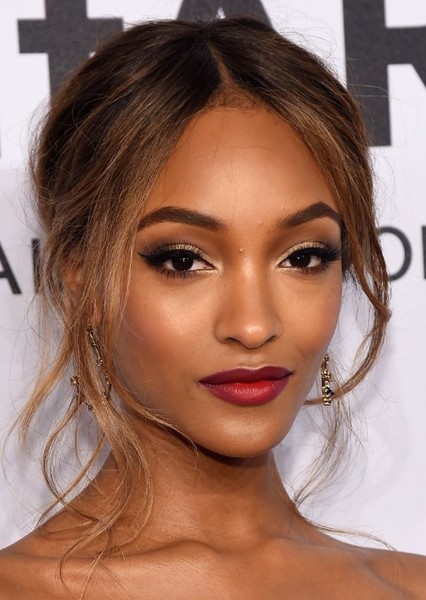 Top 10 Most Beautiful Women in the World 2024: A Celebration of Elegance and Grace. 21 Jourdan Dunn