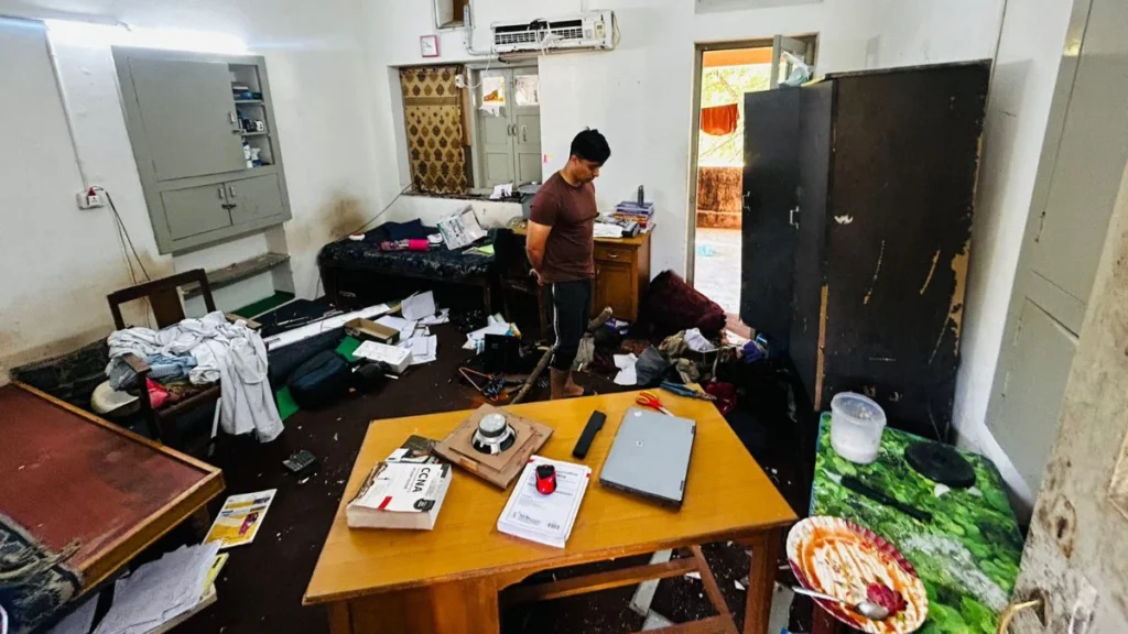 Foreign Students Targeted During Ramzan Prayers at Gujarat University Hostel, 4 Injured 16 Foreign Students Targeted During Ramzan Prayers at Gujarat University Hostel, 4 Injured