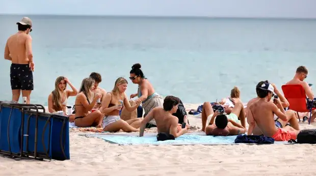 Miami Beach vs. Spring Break: Who Will Blink First? 15 Miami Beach vs. Spring Break: Who Will Blink First?