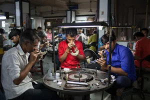 Surat Diamond Industry in Crisis: US Ban on Russian Rough Imports Sparks Concerns. 26 Surat Diamond