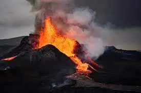 "Iceland's Sylingarfell Volcano Erupts Again in 2024: Molten Rocks Spew from Fissures. 29 Iceland's Sylingarfell