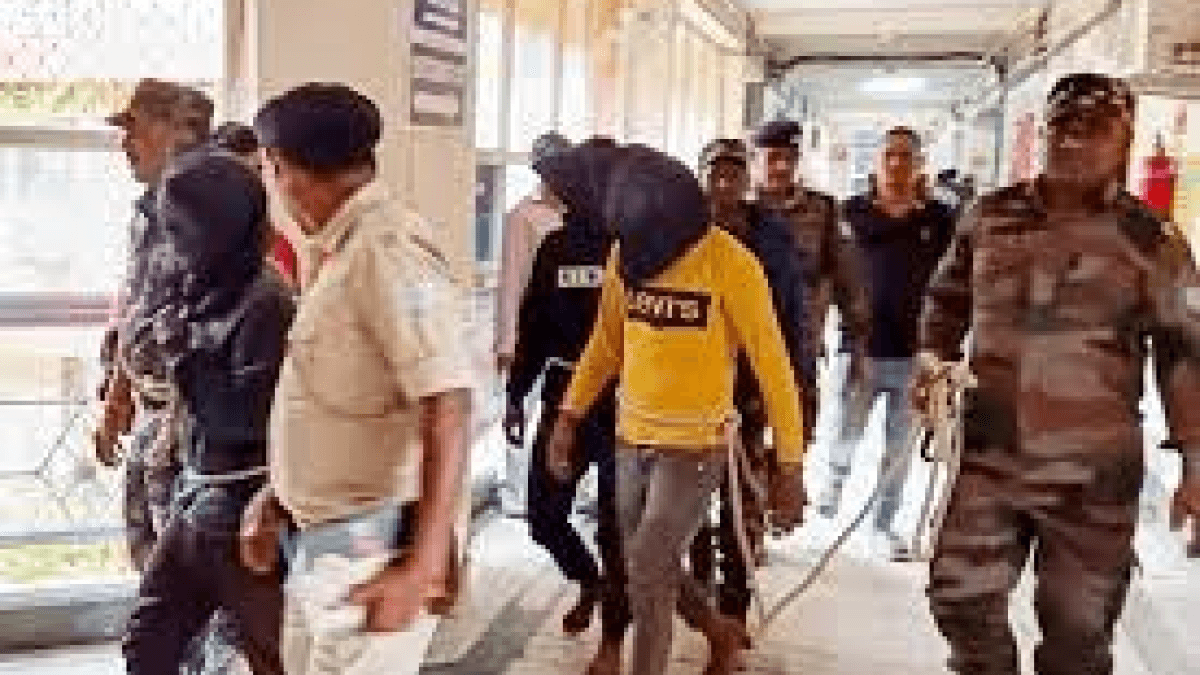 Jharkhand Judge Meets Dumka Rape Victim; Smriti Irani Slams 'Parivaar' Dig: Morning Briefing and Latest News Updates 14 Dumka Rape
