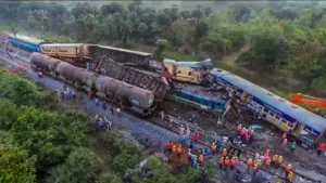 Railway Minister Blames Train Collision on Driver Watching Cricket on Phone 30 Railway Minister Blames Train Collisio