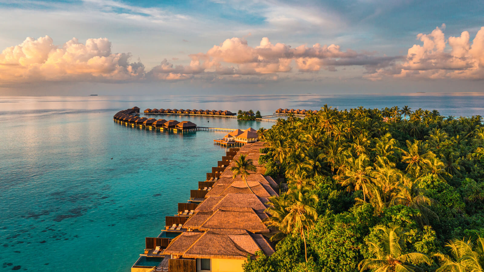 Maldives Tourism Hit: Indian Tourist Numbers Dip 33% Amid Diplomatic Row; Top Visiting Country Revealed 14 Maldives