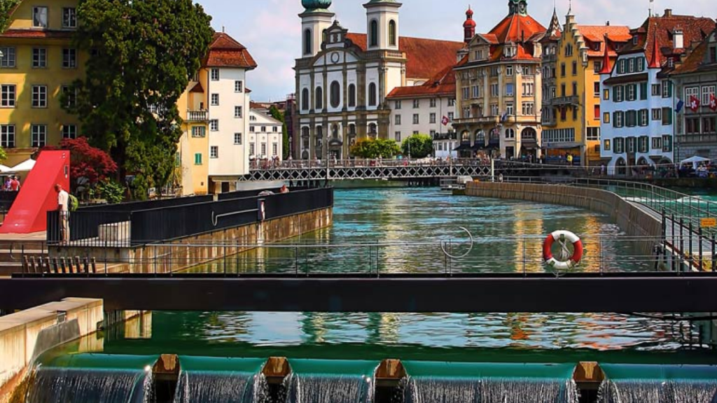 Enchanting Switzerland : 5 Spectacular Destinations That Will Leave You Breathless 16 Lucerne