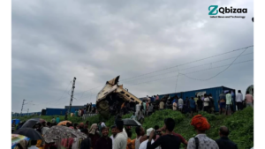 25 wounded and 5 killed after a cargo train crashes with the Kanchenjunga Express 27 Kanchenjunga Express