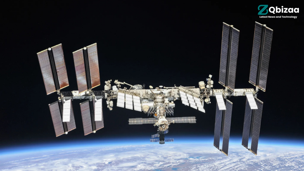 NASA to Pay SpaceX $843 Million to De-orbit Football Field-sized Space Station 17 Frame 479